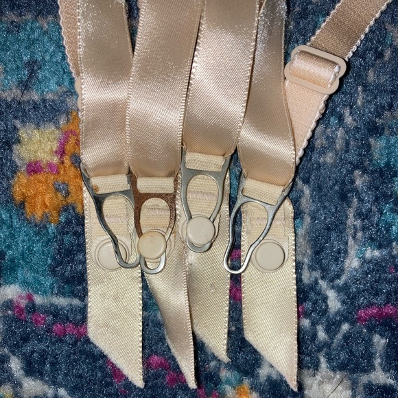 Vintage Garter Belt - Picture 5 of 5